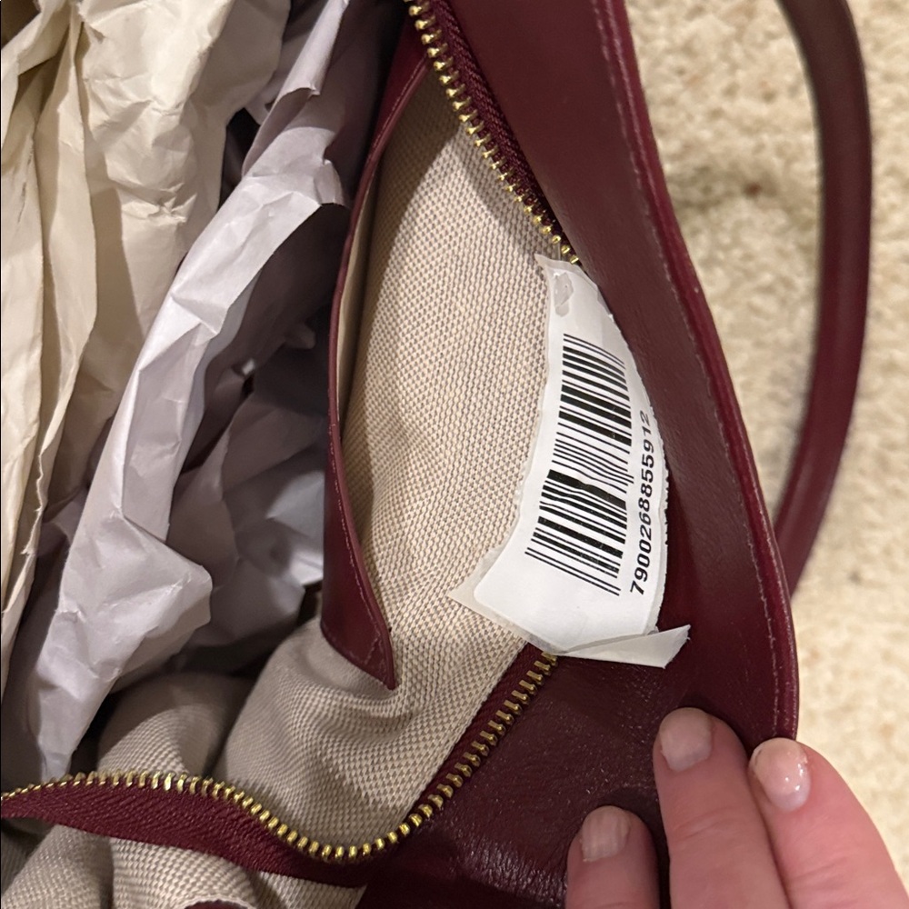 Arezzo Chic Maroon Leather Shoulder Bag with Gold Accent - Picture 14 of 16